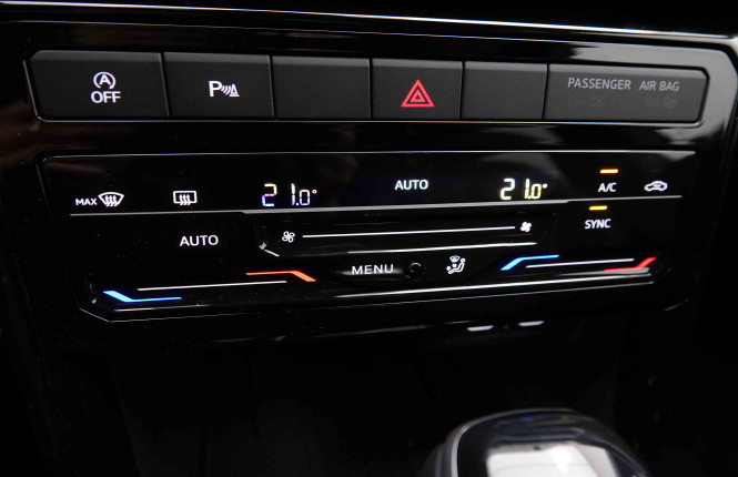 VOLKSWAGEN_VOLKSWAGEN_T_CROSS_2653180_13.jpg VOLKSWAGEN_VOLKSWAGEN_T_CROSS_2653180_13.jpg