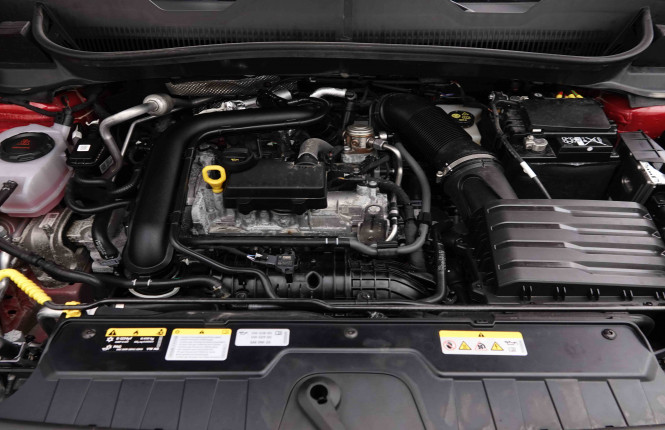 VOLKSWAGEN_VOLKSWAGEN_T_CROSS_2653242_50.jpg