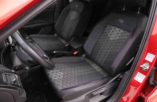 VOLKSWAGEN_VOLKSWAGEN_T_CROSS_2653242_57.jpg