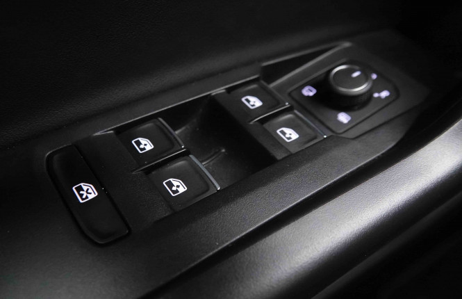 VOLKSWAGEN_VOLKSWAGEN_T_CROSS_2653242_69.jpg
