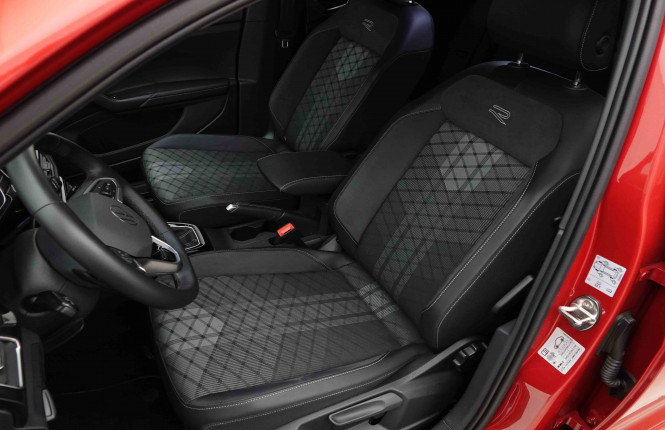 VOLKSWAGEN_VOLKSWAGEN_T_CROSS_2653243_61.jpg