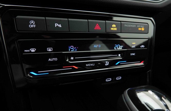 VOLKSWAGEN_VOLKSWAGEN_T_CROSS_2653243_66.jpg