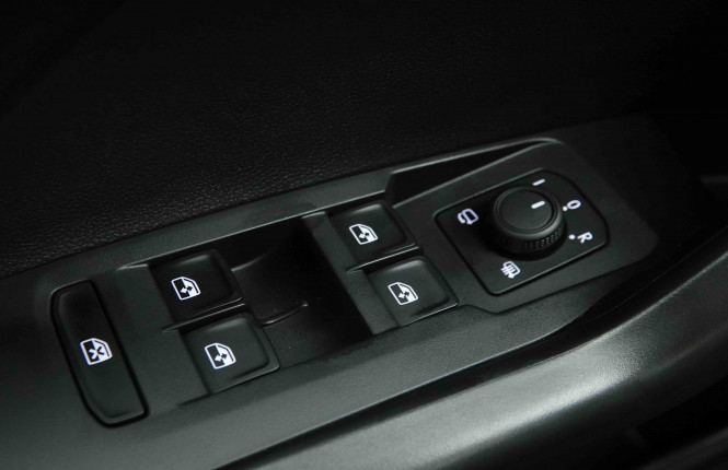 VOLKSWAGEN_VOLKSWAGEN_T_CROSS_2653623_19.jpg