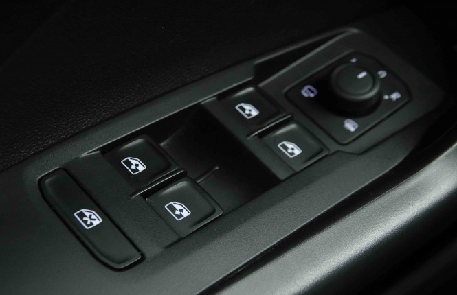VOLKSWAGEN_VOLKSWAGEN_T_CROSS_2653624_18.jpg