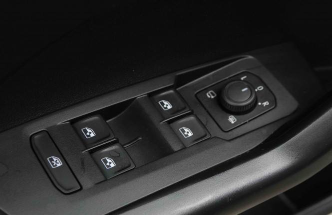 VOLKSWAGEN_VOLKSWAGEN_T_CROSS_2653626_19.jpg