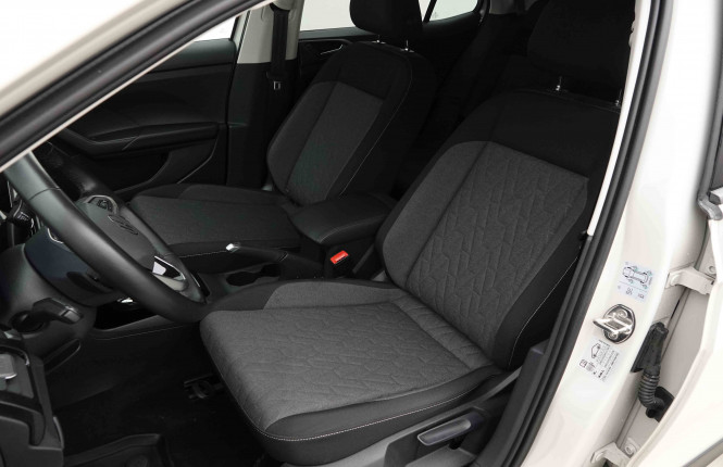VOLKSWAGEN_VOLKSWAGEN_T_CROSS_2653626_6.jpg