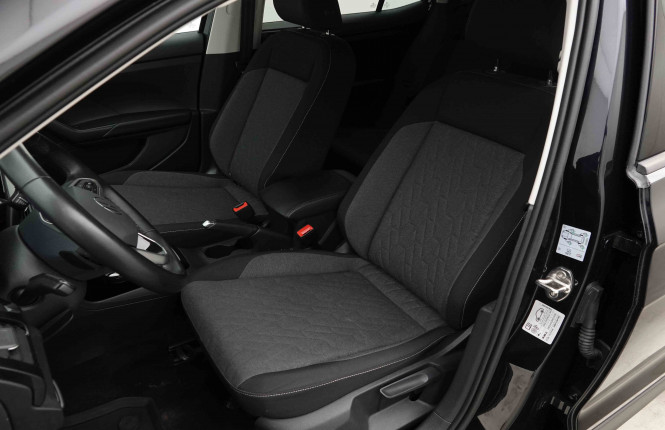 VOLKSWAGEN_VOLKSWAGEN_T_CROSS_2653632_6.jpg