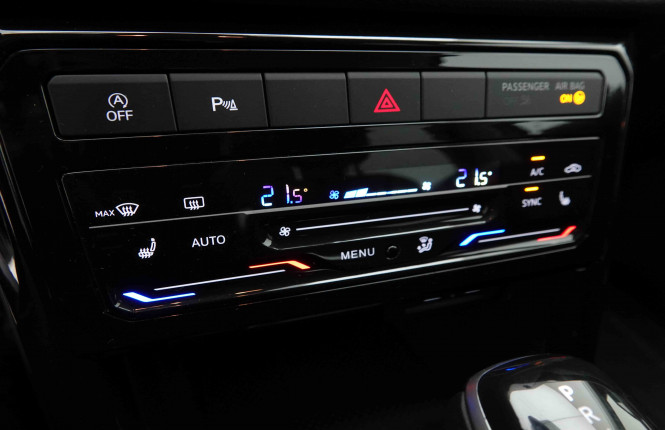 VOLKSWAGEN_VOLKSWAGEN_T_CROSS_2653636_12.jpg