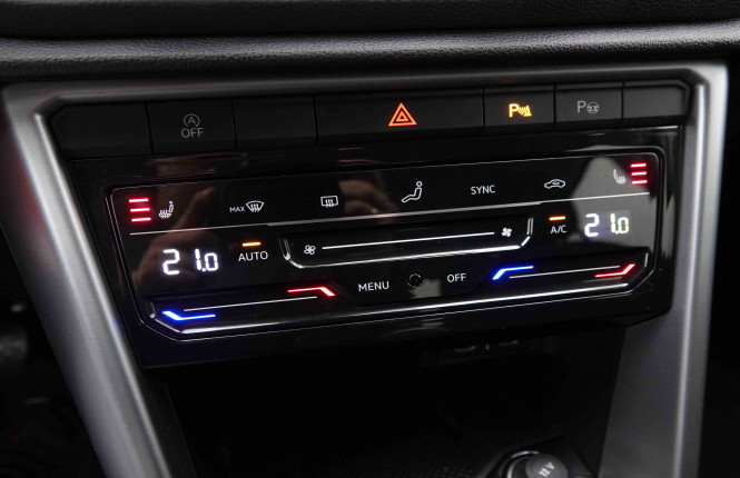 VOLKSWAGEN_VOLKSWAGEN_T_ROC_2550489_16.jpg
