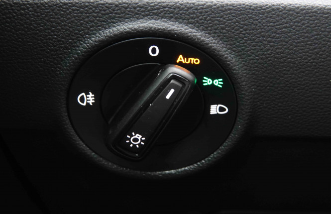 VOLKSWAGEN_VOLKSWAGEN_T_ROC_2550489_9.jpg