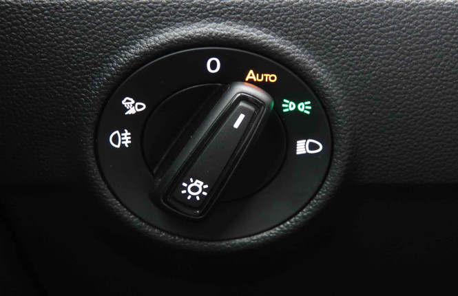 VOLKSWAGEN_VOLKSWAGEN_T_ROC_2550490_9.jpg
