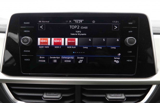 VOLKSWAGEN_VOLKSWAGEN_T_ROC_2550492_11.jpg