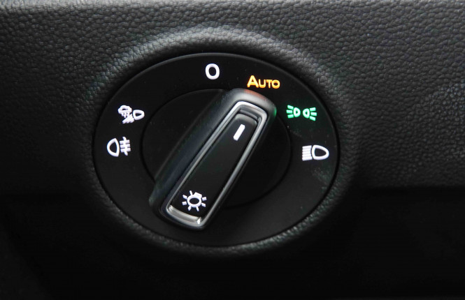 VOLKSWAGEN_VOLKSWAGEN_T_ROC_2550492_9.jpg