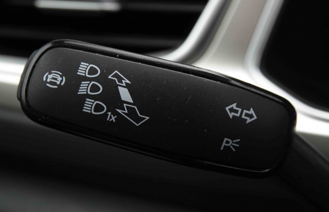 VOLKSWAGEN_VOLKSWAGEN_T_ROC_2550495_18.jpg