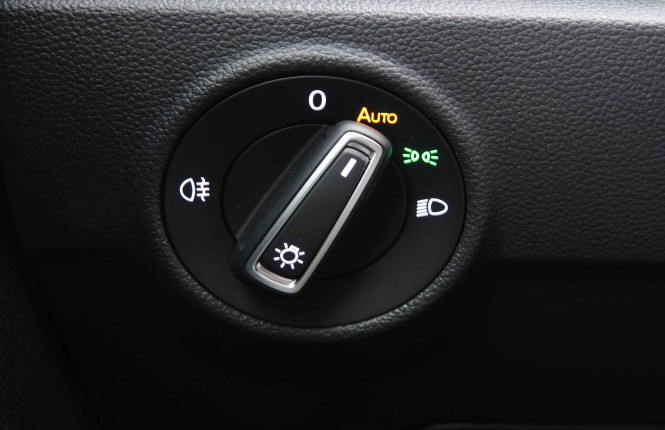 VOLKSWAGEN_VOLKSWAGEN_T_ROC_2550495_9.jpg