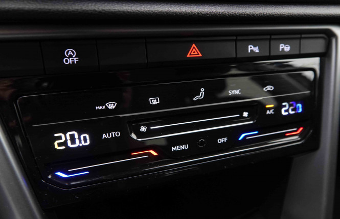 VOLKSWAGEN_VOLKSWAGEN_T_ROC_2550530_15.jpg