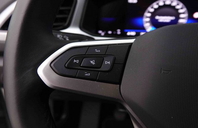 VOLKSWAGEN_VOLKSWAGEN_T_ROC_2551011_15.jpg VOLKSWAGEN_VOLKSWAGEN_T_ROC_2551011_15.jpg