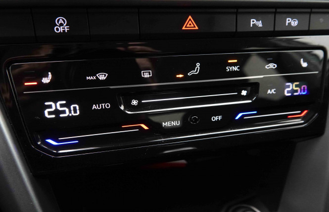 VOLKSWAGEN_VOLKSWAGEN_T_ROC_2652396_13.jpg VOLKSWAGEN_VOLKSWAGEN_T_ROC_2652396_13.jpg