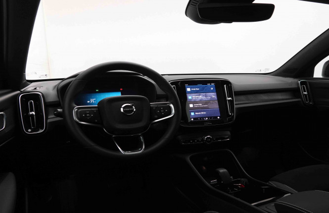 VOLVO_VOLVO_C40_2549915_7.jpg