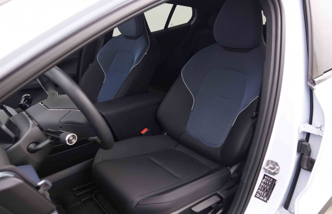 VOLVO_VOLVO_EX30_2549883_6.jpg