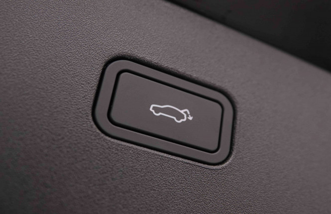 VOLVO_VOLVO_EX30_2550176_6.jpg