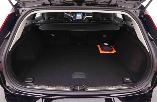 VOLVO_VOLVO_V60_2548577_32.jpg