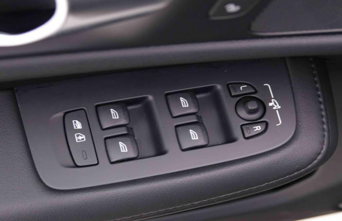 VOLVO_VOLVO_V60_2548577_46.jpg
