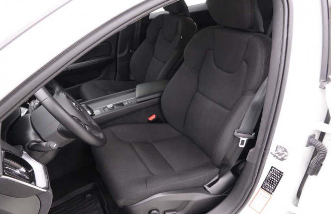 VOLVO_VOLVO_V60_2549423_6.jpg