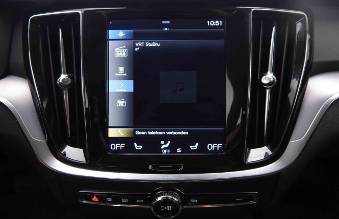 VOLVO_VOLVO_V60_2549902_11.jpg