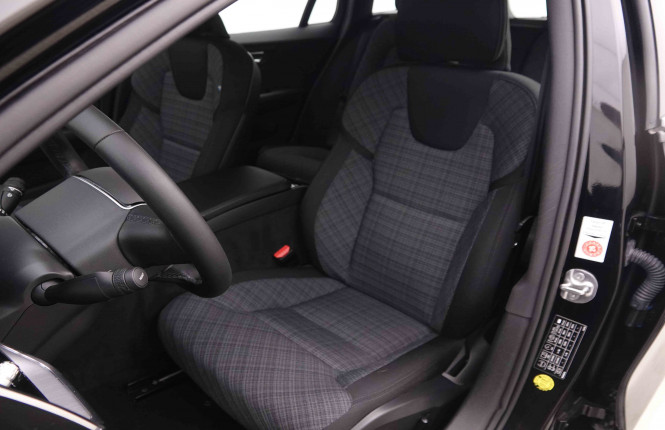 VOLVO_VOLVO_V60_2549902_7.jpg