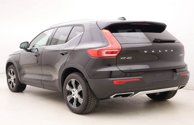 VOLVO_VOLVO_XC40_2236890_34.jpg