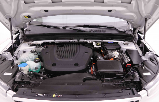 VOLVO_VOLVO_XC40_2549022_25.jpg