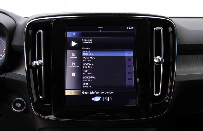 VOLVO_VOLVO_XC40_2549301_10.jpg