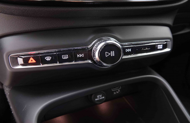 VOLVO_VOLVO_XC40_2549301_14.jpg