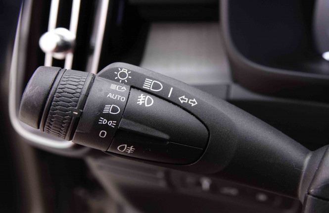 VOLVO_VOLVO_XC40_2549301_16.jpg