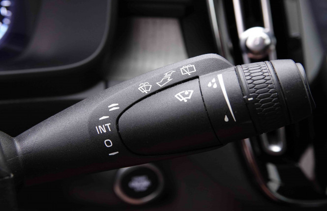 VOLVO_VOLVO_XC40_2549301_17.jpg