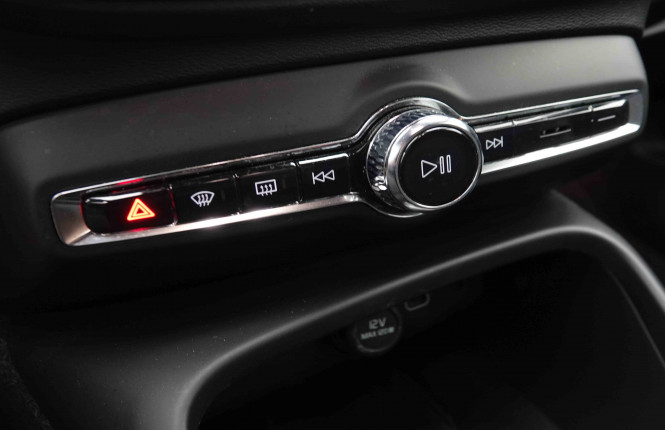 VOLVO_VOLVO_XC40_2549707_15.jpg