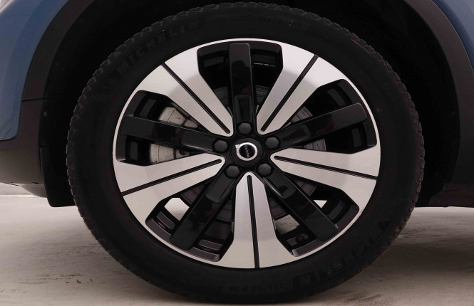 VOLVO_VOLVO_XC40_2549707_22.jpg
