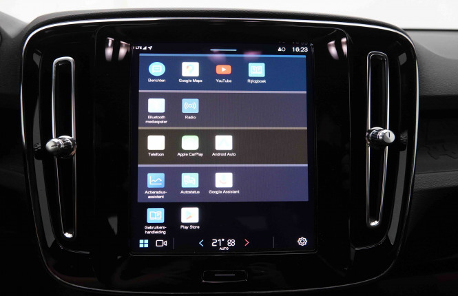 VOLVO_VOLVO_XC40_2549751_14.jpg