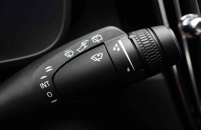 VOLVO_VOLVO_XC40_2549751_18.jpg