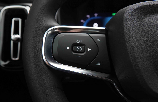VOLVO_VOLVO_XC40_2549751_19.jpg