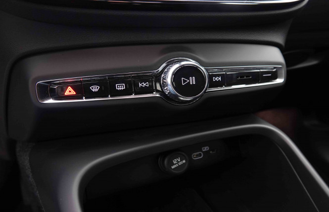 VOLVO_VOLVO_XC40_2551259_14.jpg