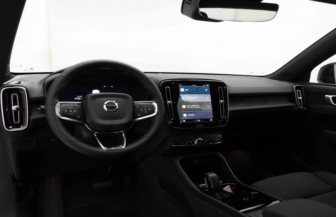 VOLVO_VOLVO_XC40_2653027_7.jpg
