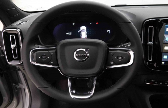 VOLVO_VOLVO_XC40_2653027_8.jpg