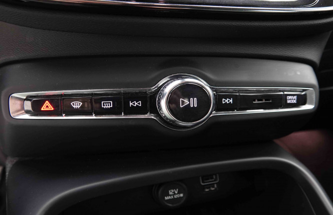 VOLVO_VOLVO_XC40_2653080_15.jpg