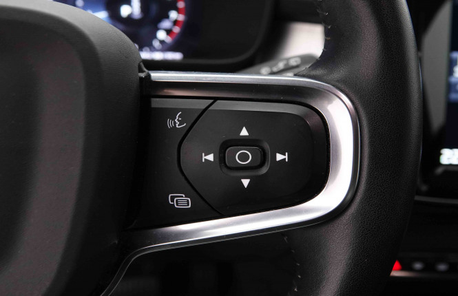 VOLVO_VOLVO_XC40_2653080_20.jpg