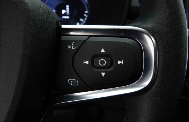 VOLVO_VOLVO_XC40_2653082_19.jpg