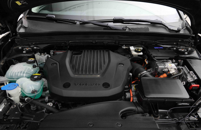VOLVO_VOLVO_XC40_2653082_23.jpg