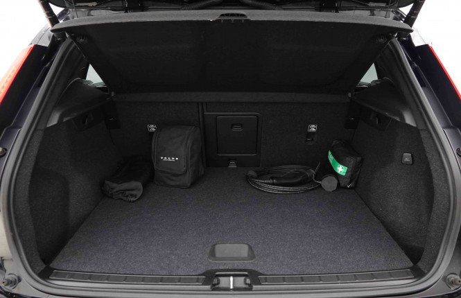 VOLVO_VOLVO_XC40_2653082_5.jpg