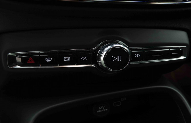 VOLVO_VOLVO_XC40_2653382_14.jpg